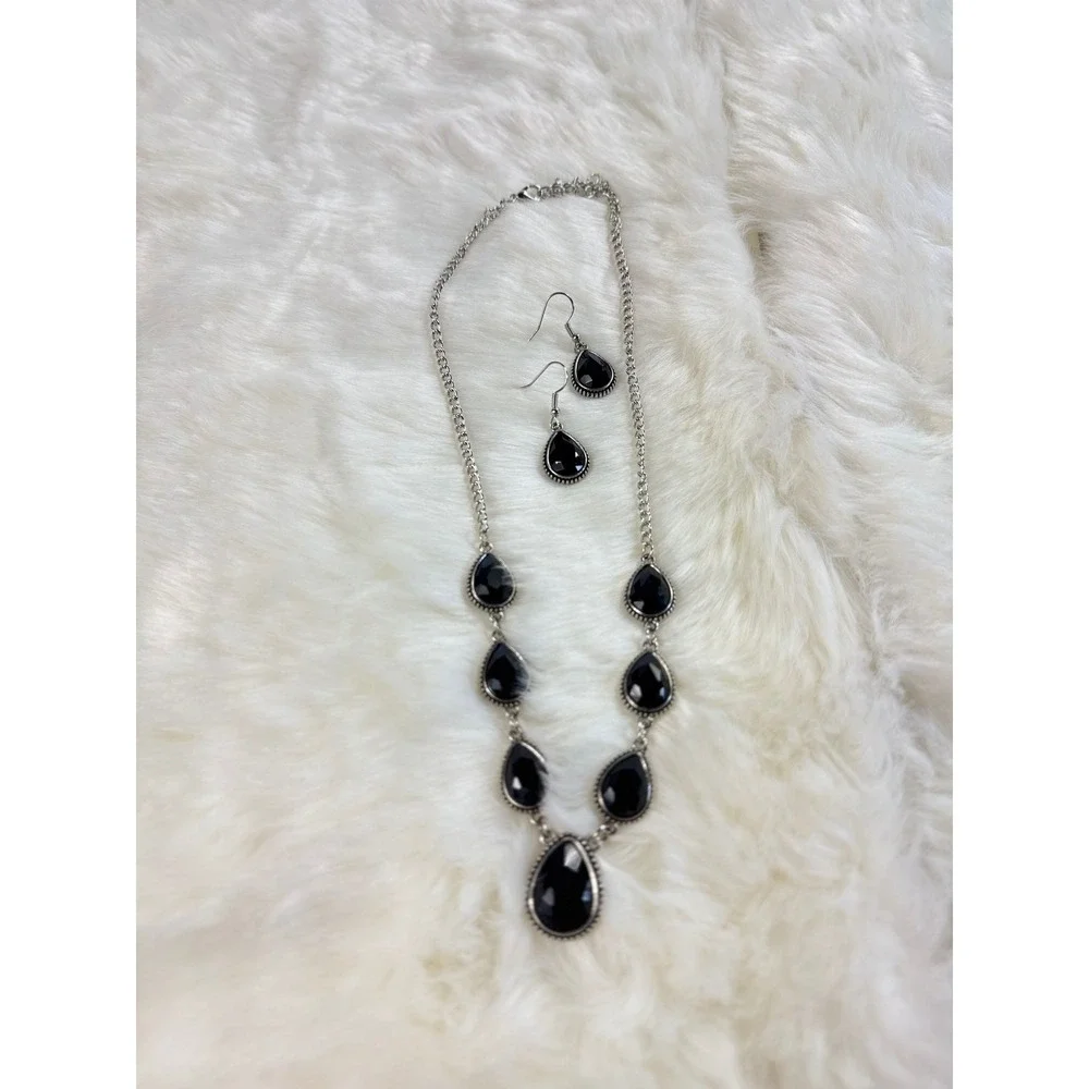 Black Teardrop Crystal Necklace and Earring‎ Set Silver Tone Bib Statement